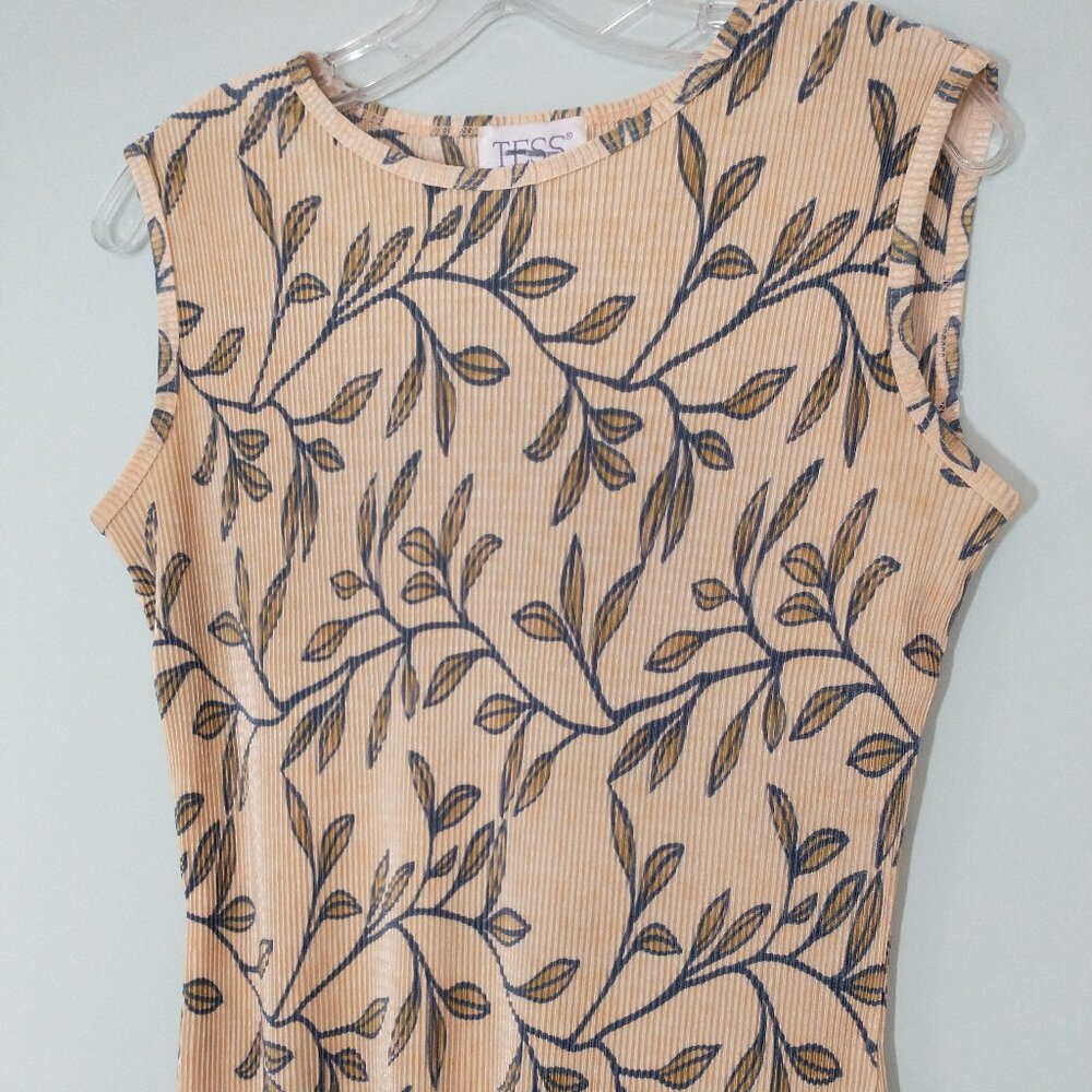 NWOT Tess Sleeveless Top with Micro Pleats Size M
